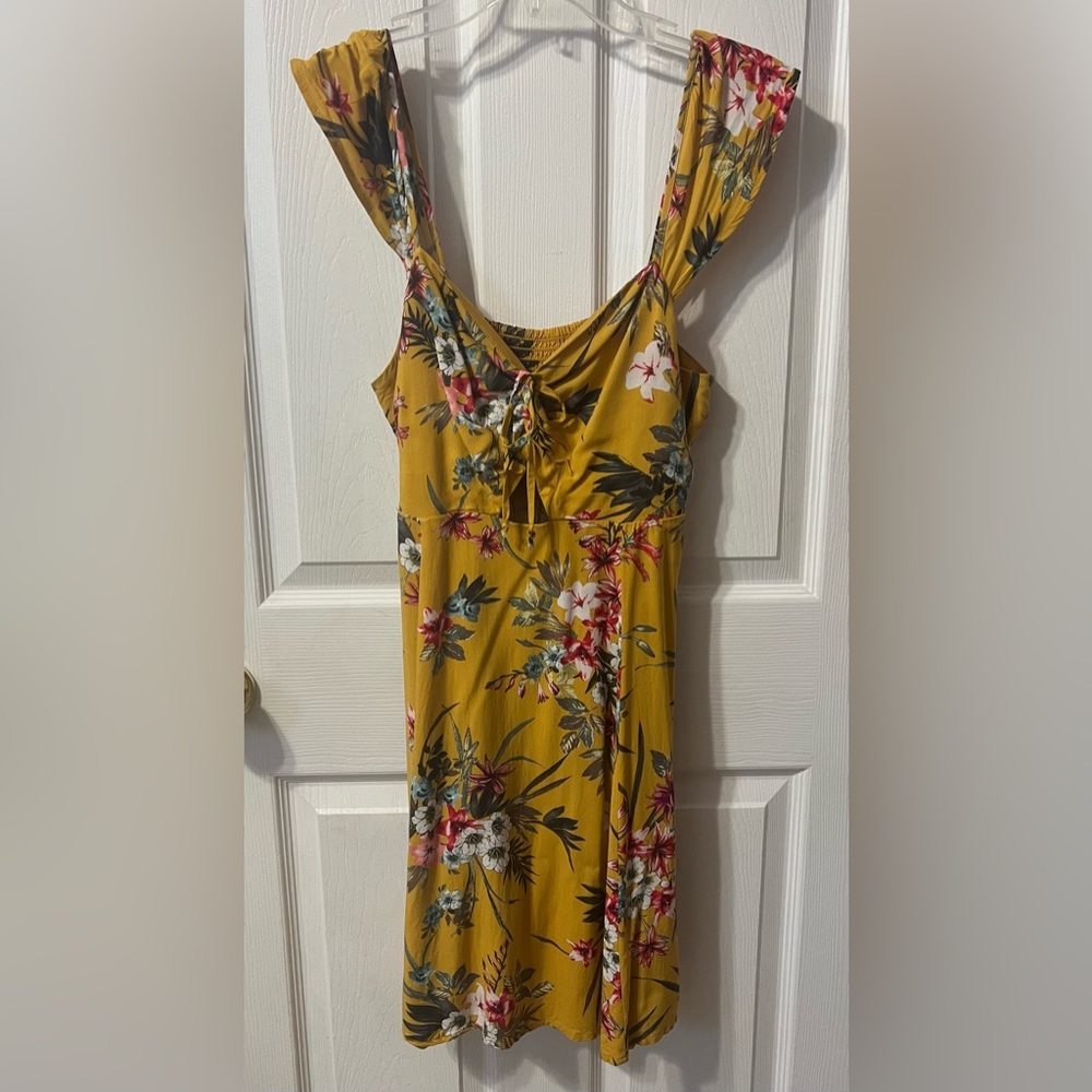 Cute floral sun dress!